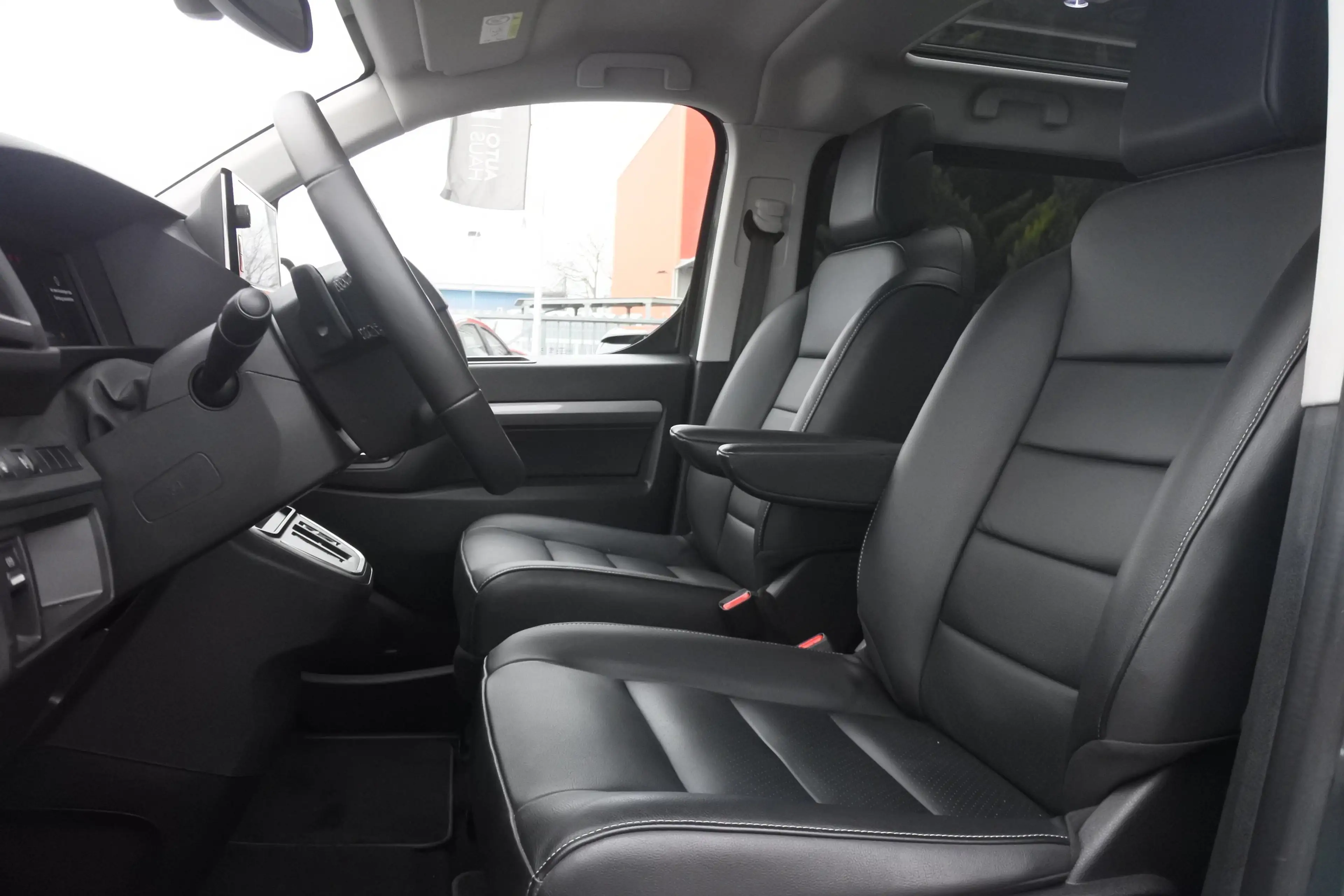 Peugeot Traveller Traveller Allure L2 BlueHDI 180 EAT8/VOLL/MWST/AHK — photo 9