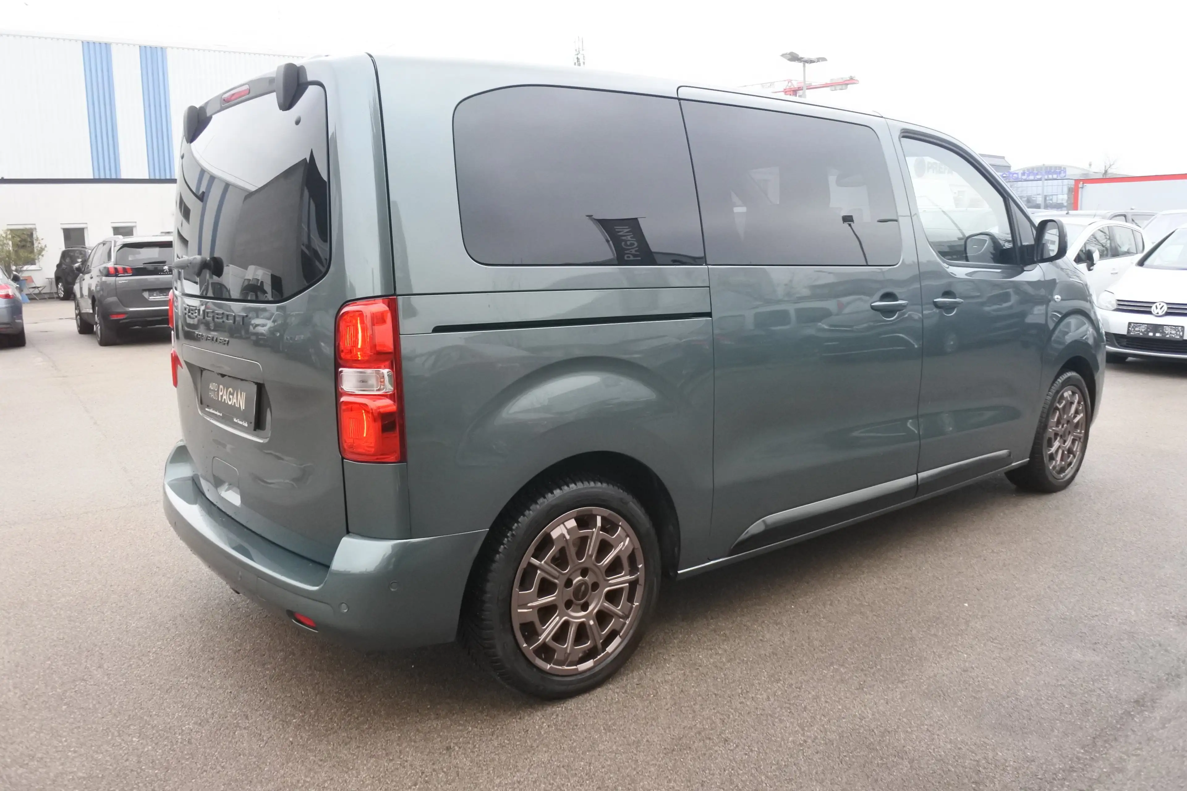 Peugeot Traveller Traveller Allure L2 BlueHDI 180 EAT8/VOLL/MWST/AHK — photo 4
