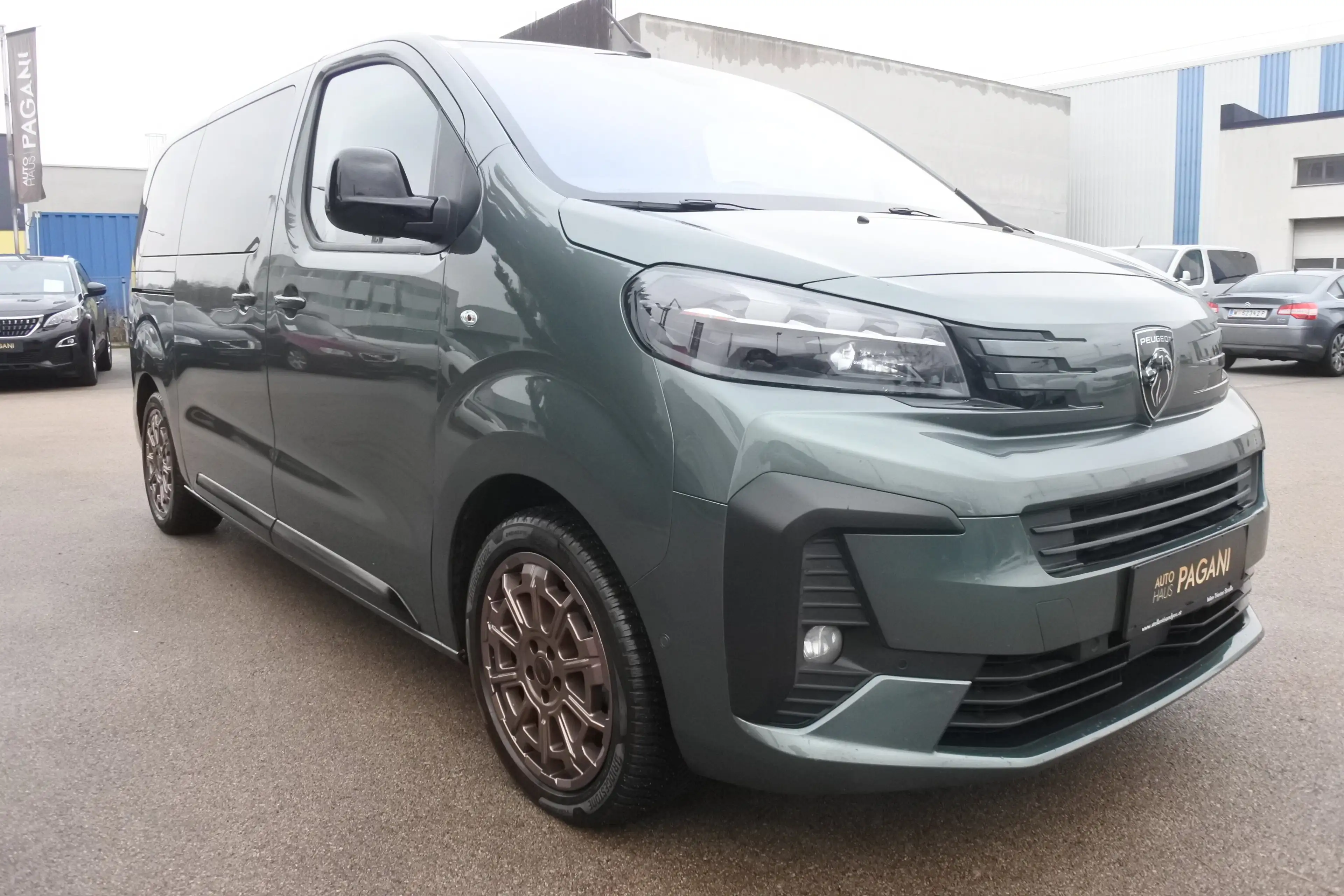 Peugeot Traveller Traveller Allure L2 BlueHDI 180 EAT8/VOLL/MWST/AHK — photo 3