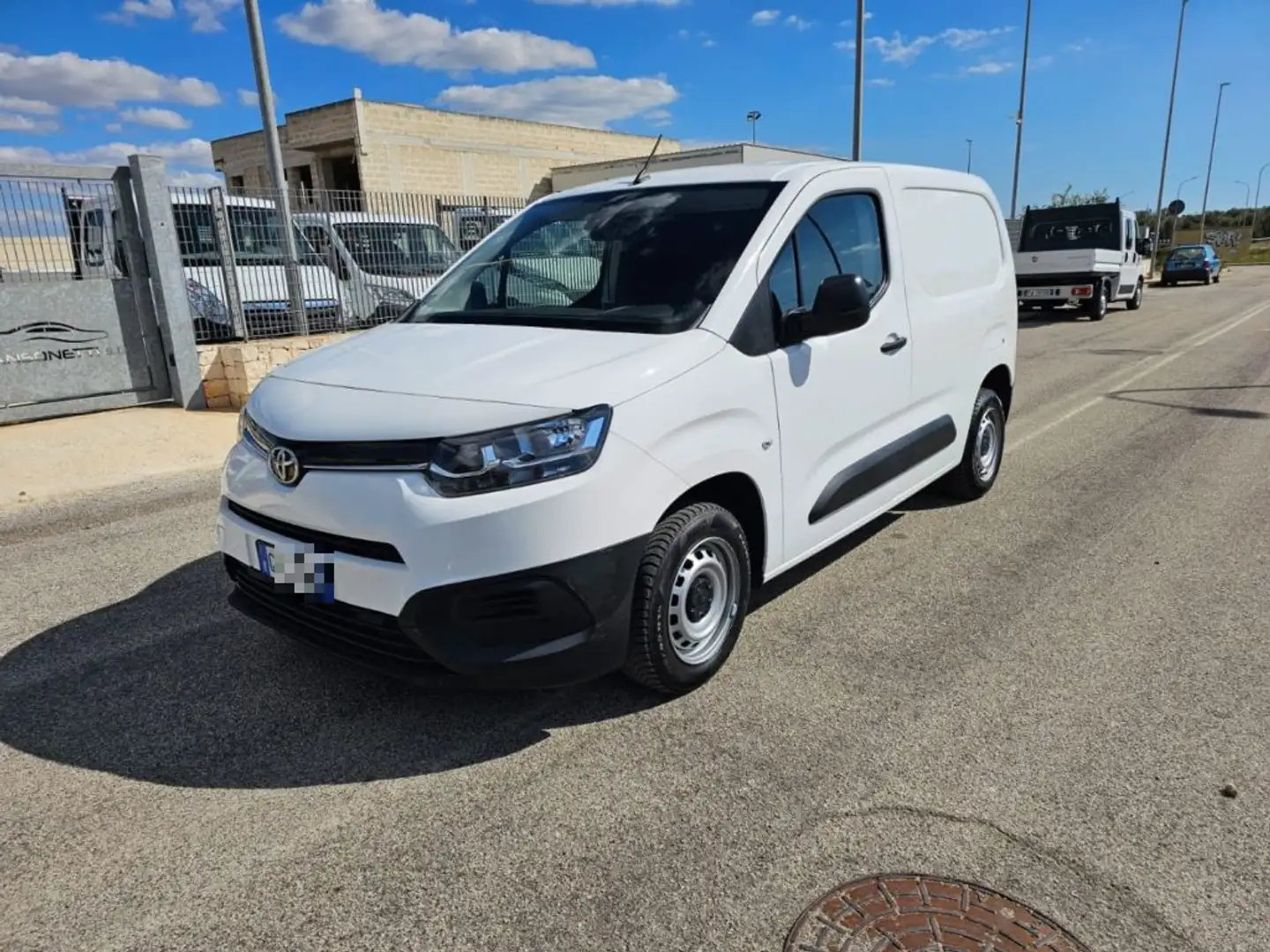 Toyota Proace City 1.5D 100 CV S&S Active PASSO CORTO Bianco - 1