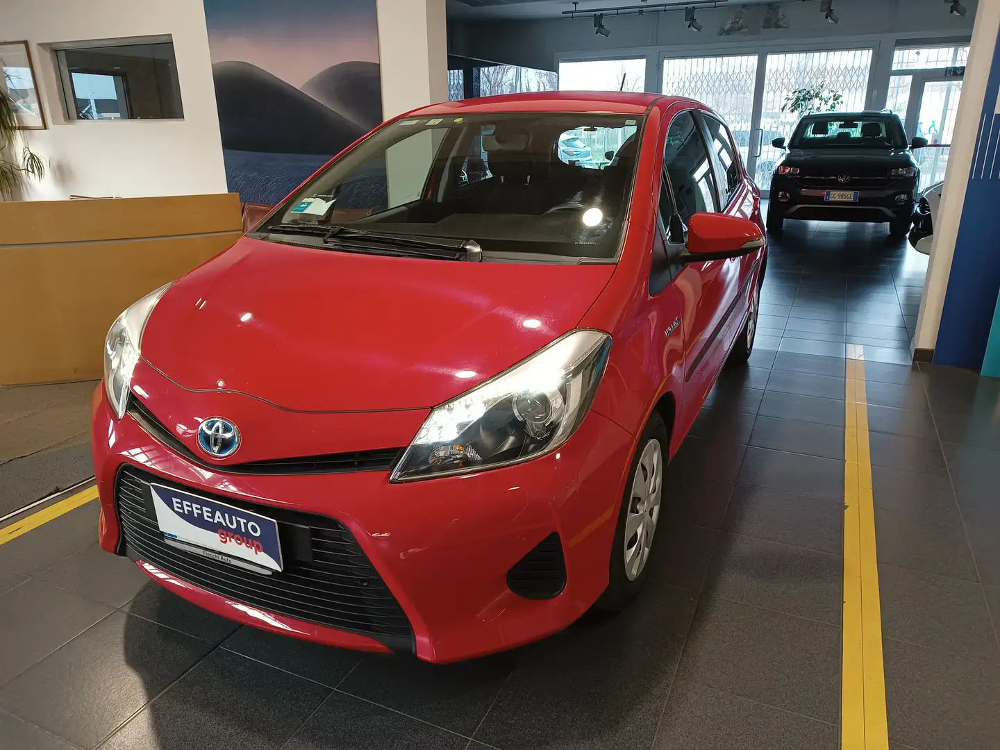 Toyota Yaris 5p 1.5 Hybrid  Active x NEOPATENTATI Rosso - 2