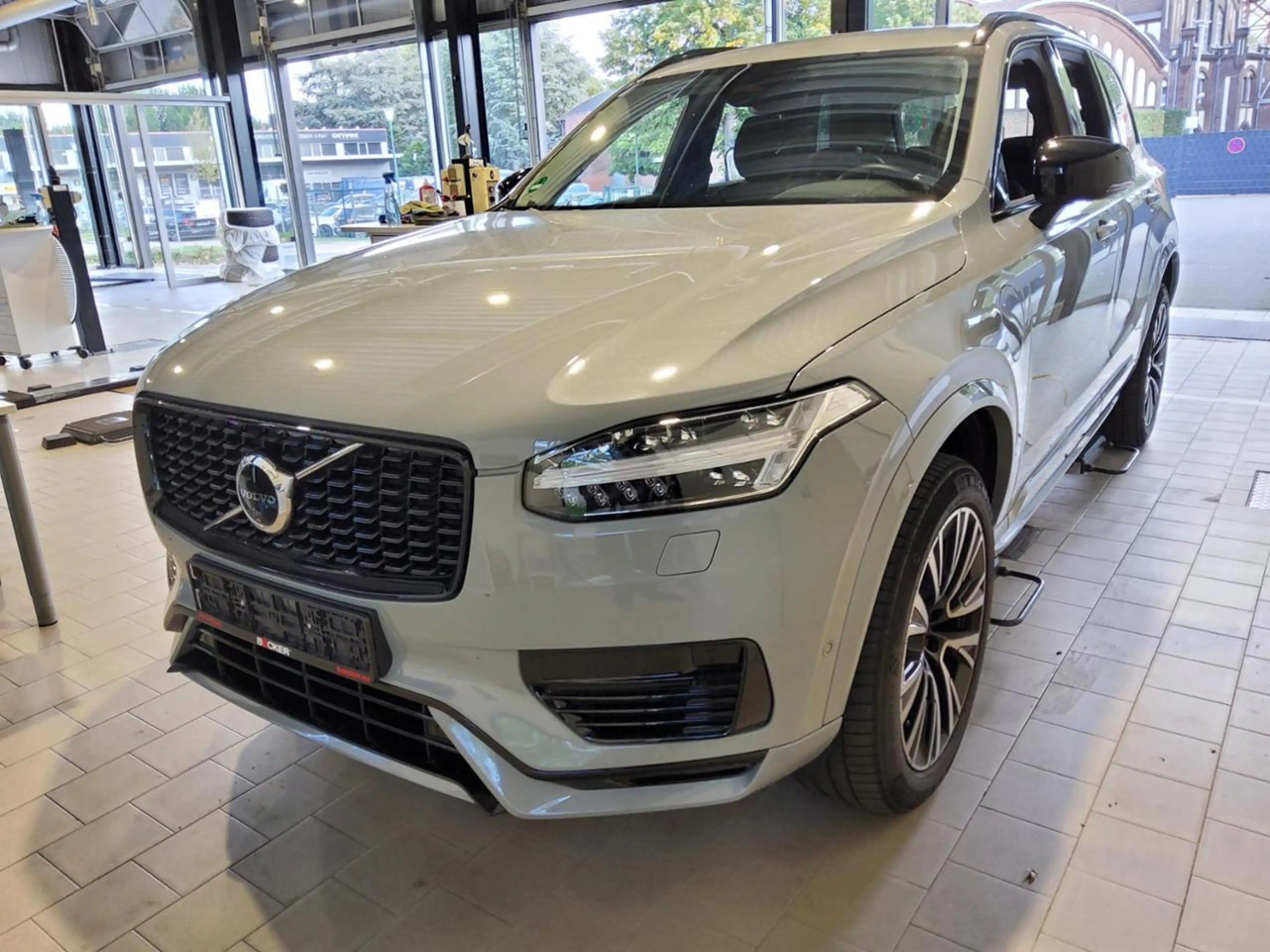 Volvo XC90 T8 PLUG-IN AWD PLUS DARK AHK+LICHTPAK+360° — photo 2