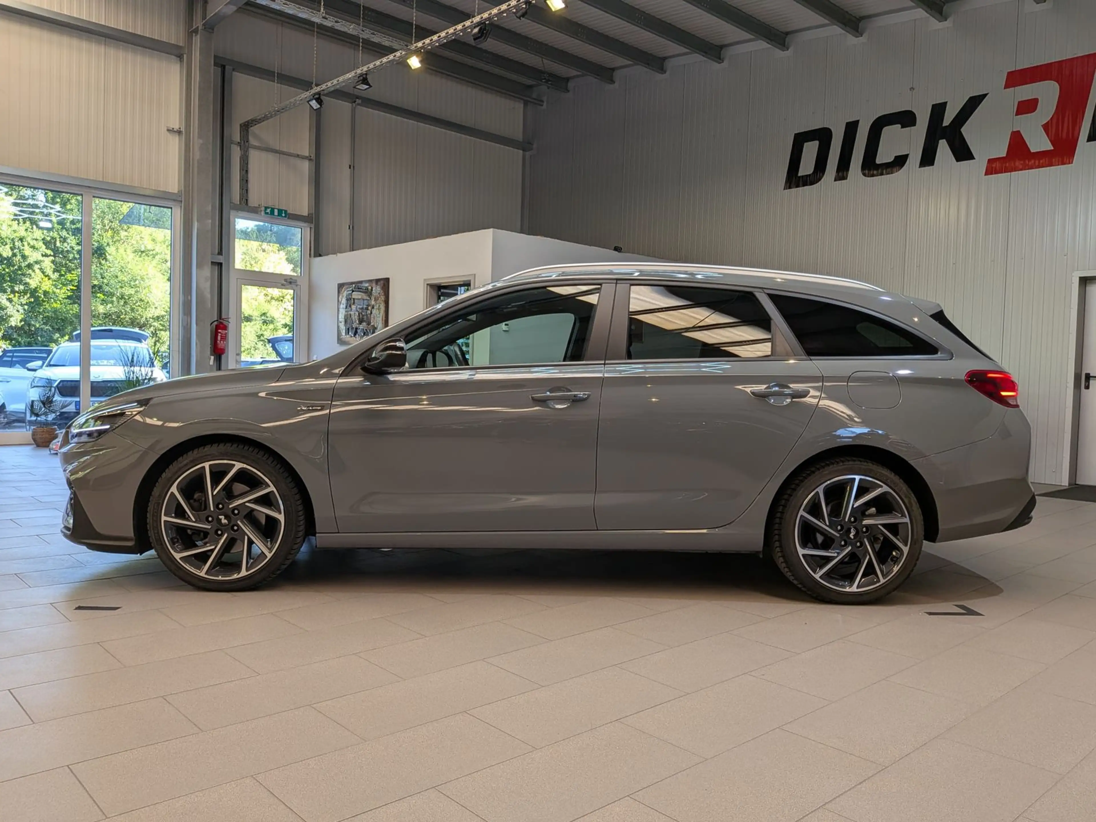 Hyundai i30 1.5 N-Line LED*CARPLAY*CAM*PANO*KEYLESS*18" — photo 6