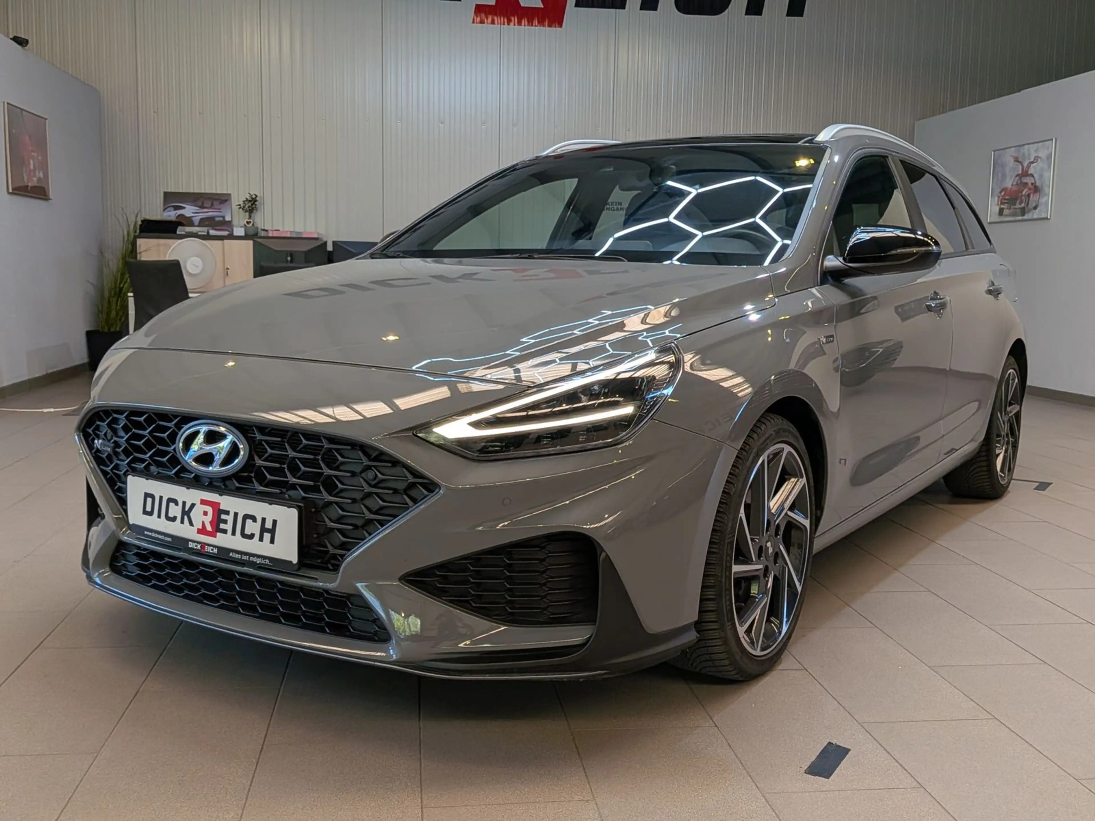 Hyundai i30 1.5 N-Line LED*CARPLAY*CAM*PANO*KEYLESS*18" — photo 7