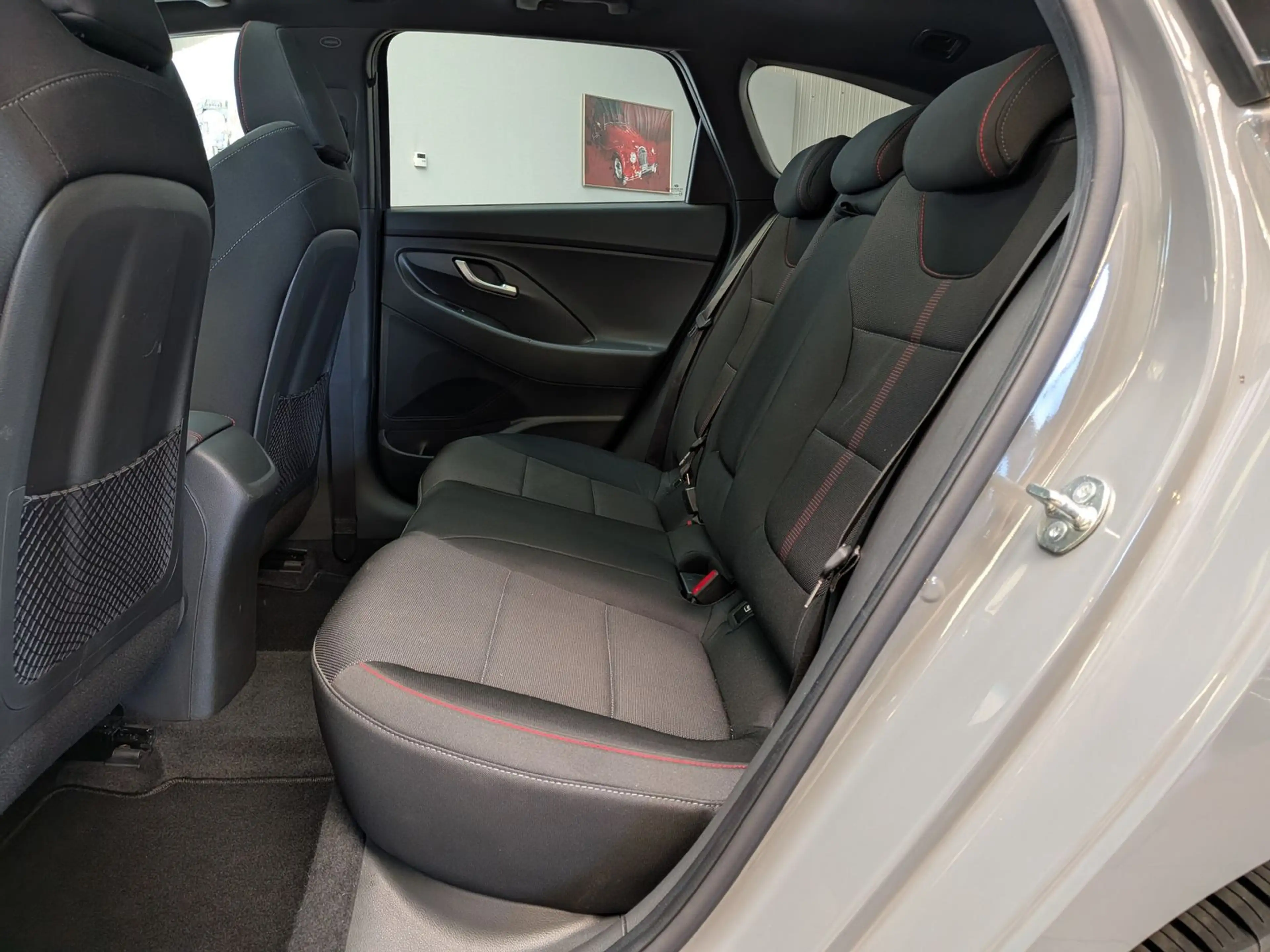 Hyundai i30 1.5 N-Line LED*CARPLAY*CAM*PANO*KEYLESS*18" — photo 14