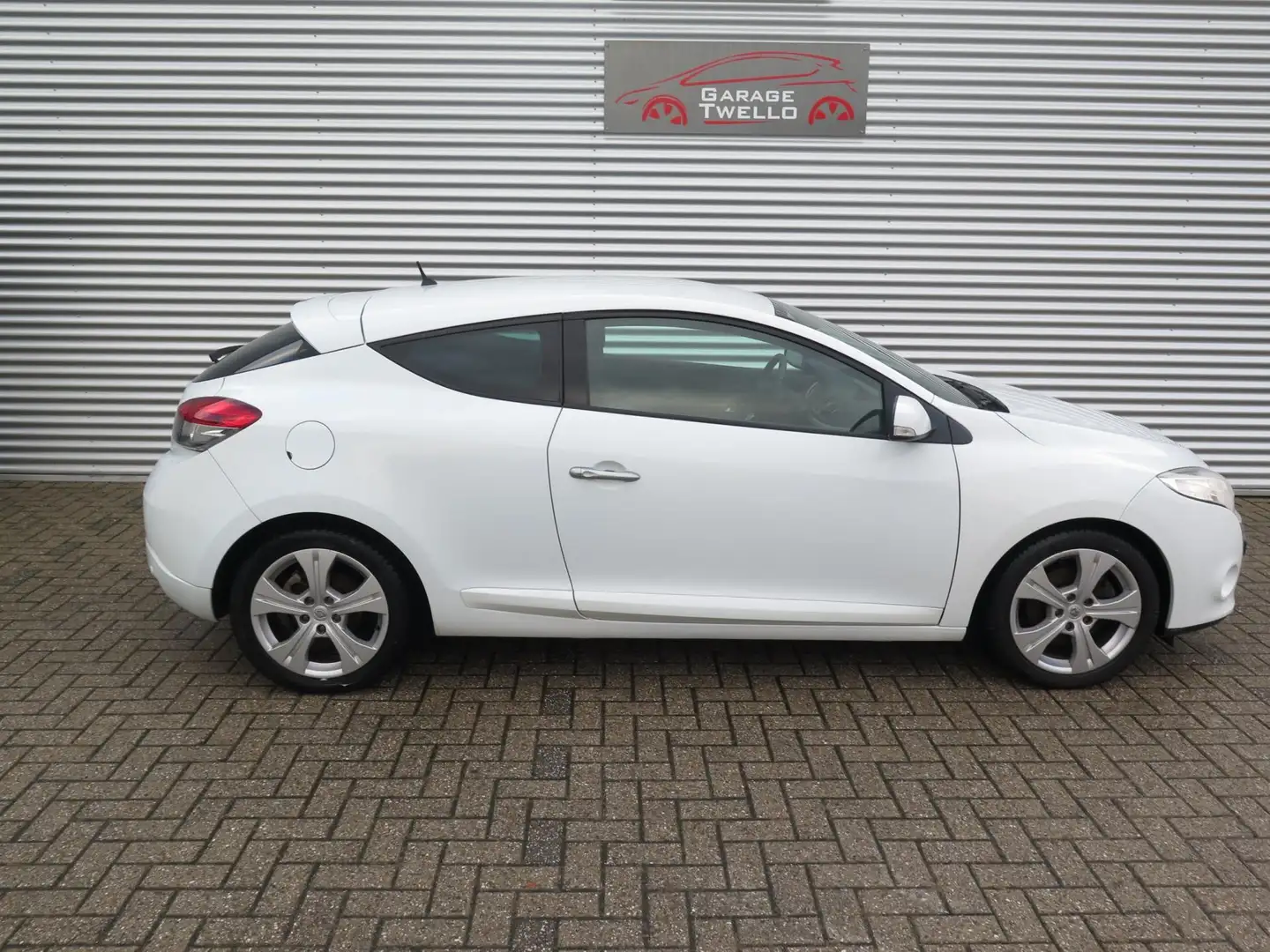 Renault Megane Coupé 2.0 TCe ,white gray Edison uitvoering,airco, - 2