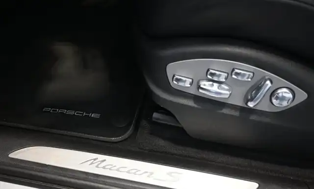 Porsche Macan view 15