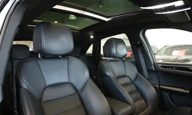 Porsche Macan view 11