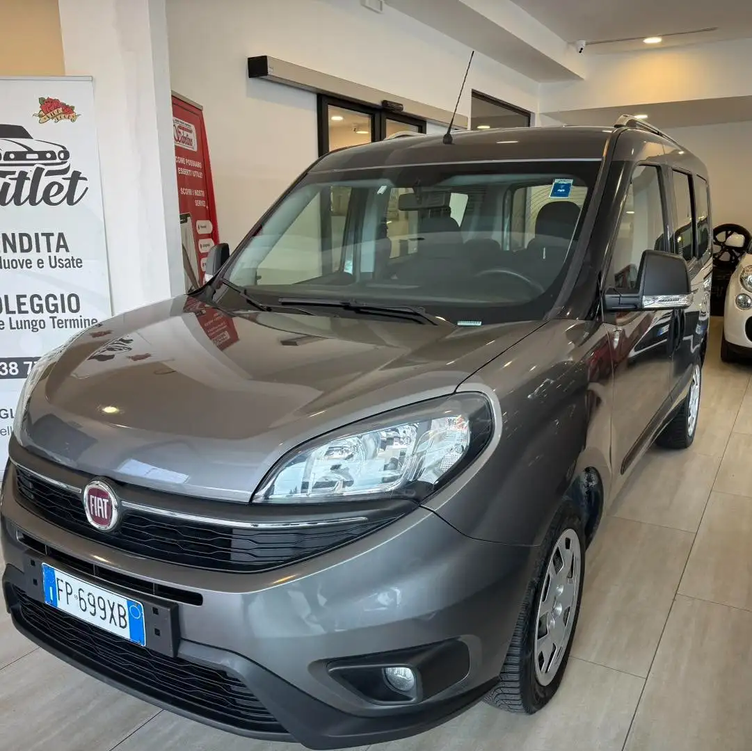 Fiat Doblo 1.4 tjt 16v natural power Lounge 120cv my18 Grigio - 1