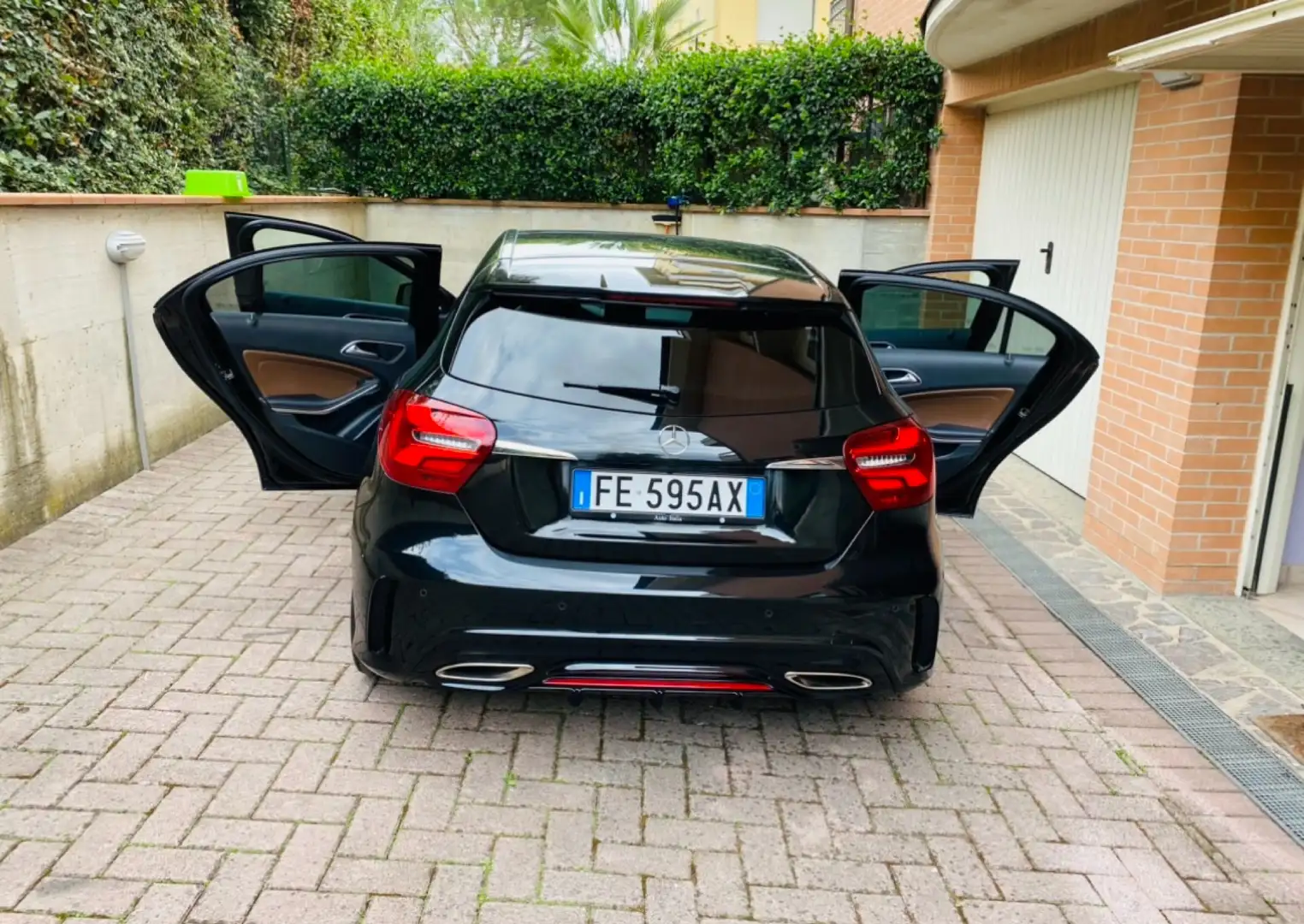 Mercedes-Benz A 250 AMG Supersport 4matic auto SUPER ACCESSORIATA Nero - 2