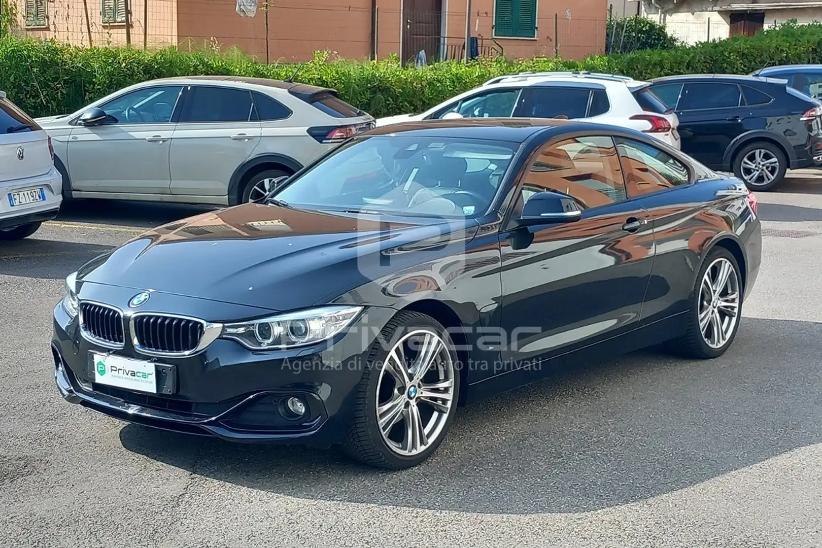 BMW 420 420d xDrive Coupé Sport Zwart - 1