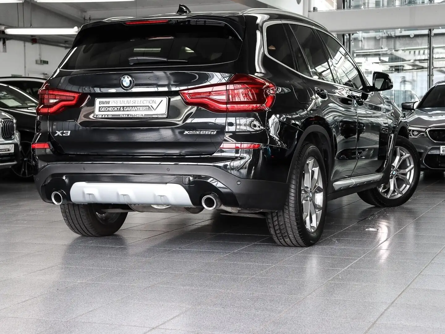 BMW X3 X3 xDrive25d xLine Schwarz - 2