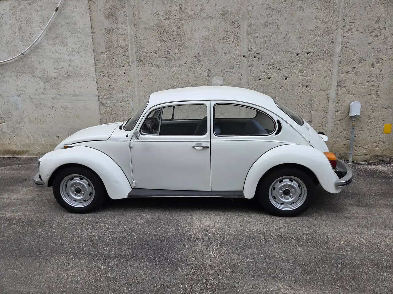Volkswagen maggiolino anno 1973 km 57800 in buone condizioni, foto 10