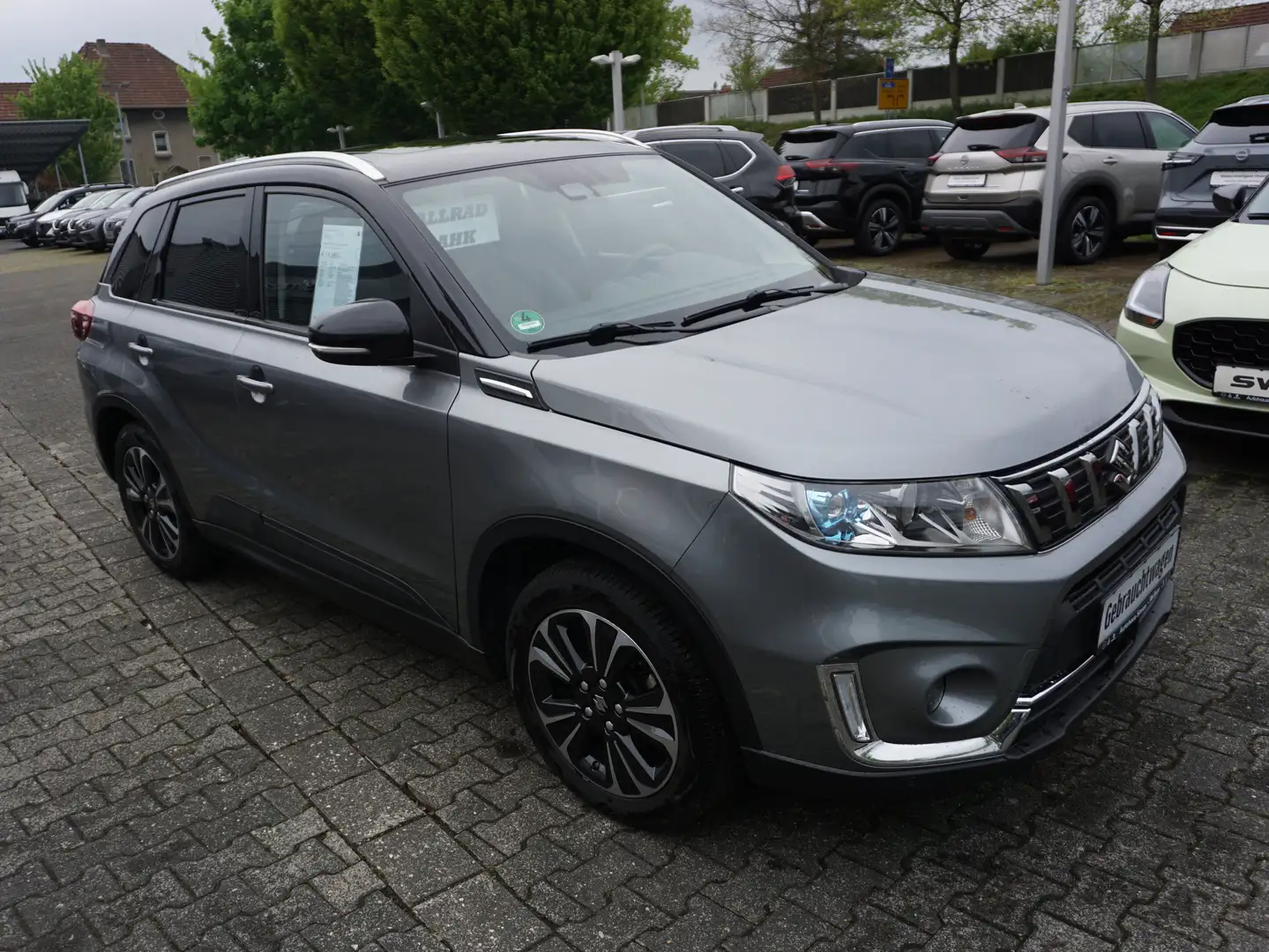 Suzuki Vitara 1.4 Boosterjet Comfort ALLGRIP*AHK*SCHIEBEDACH* Grau - 1