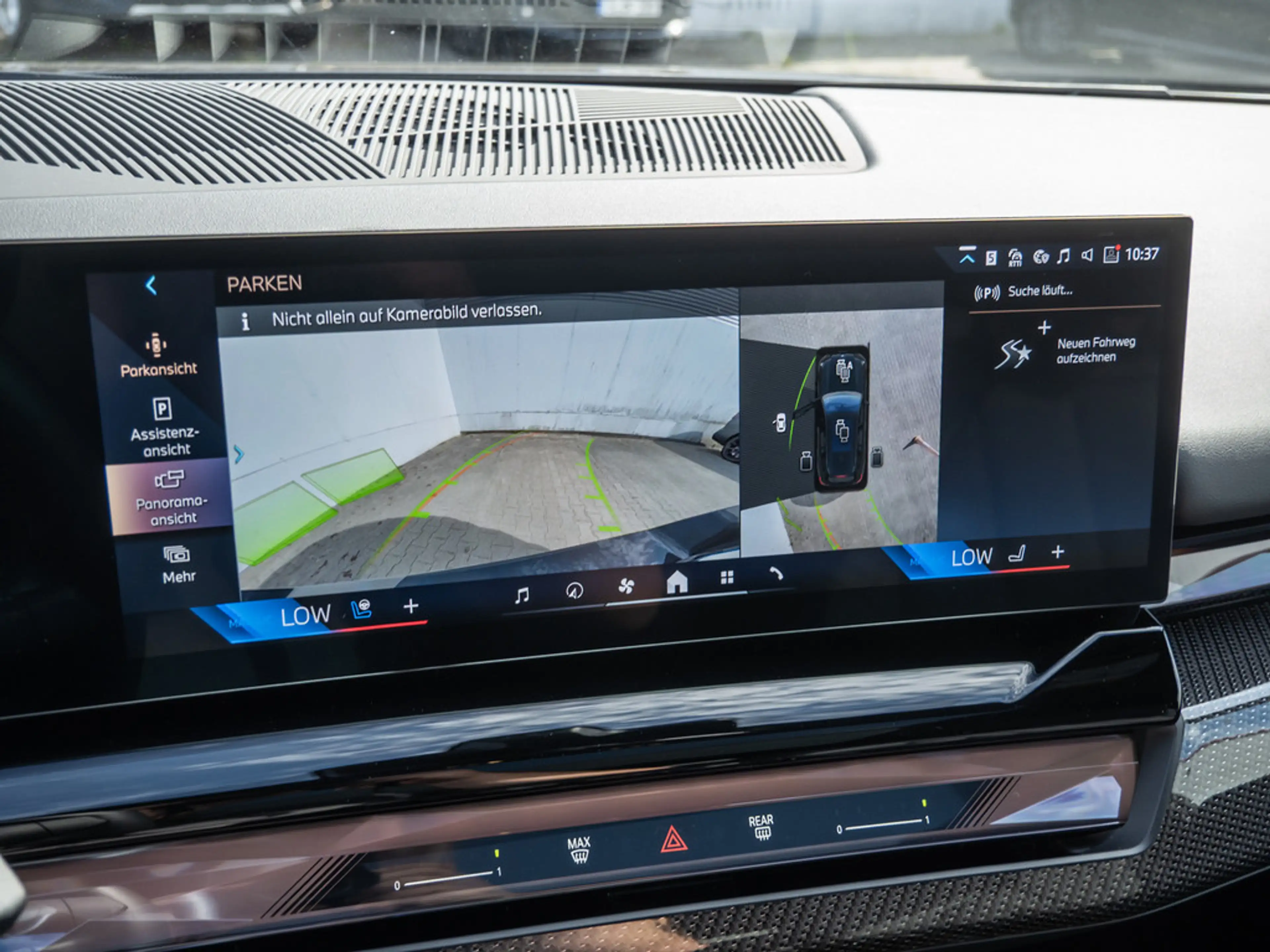 BMW i5 Touring 40 e M SportPro PANO+AHK+B&W+360°K — photo 15