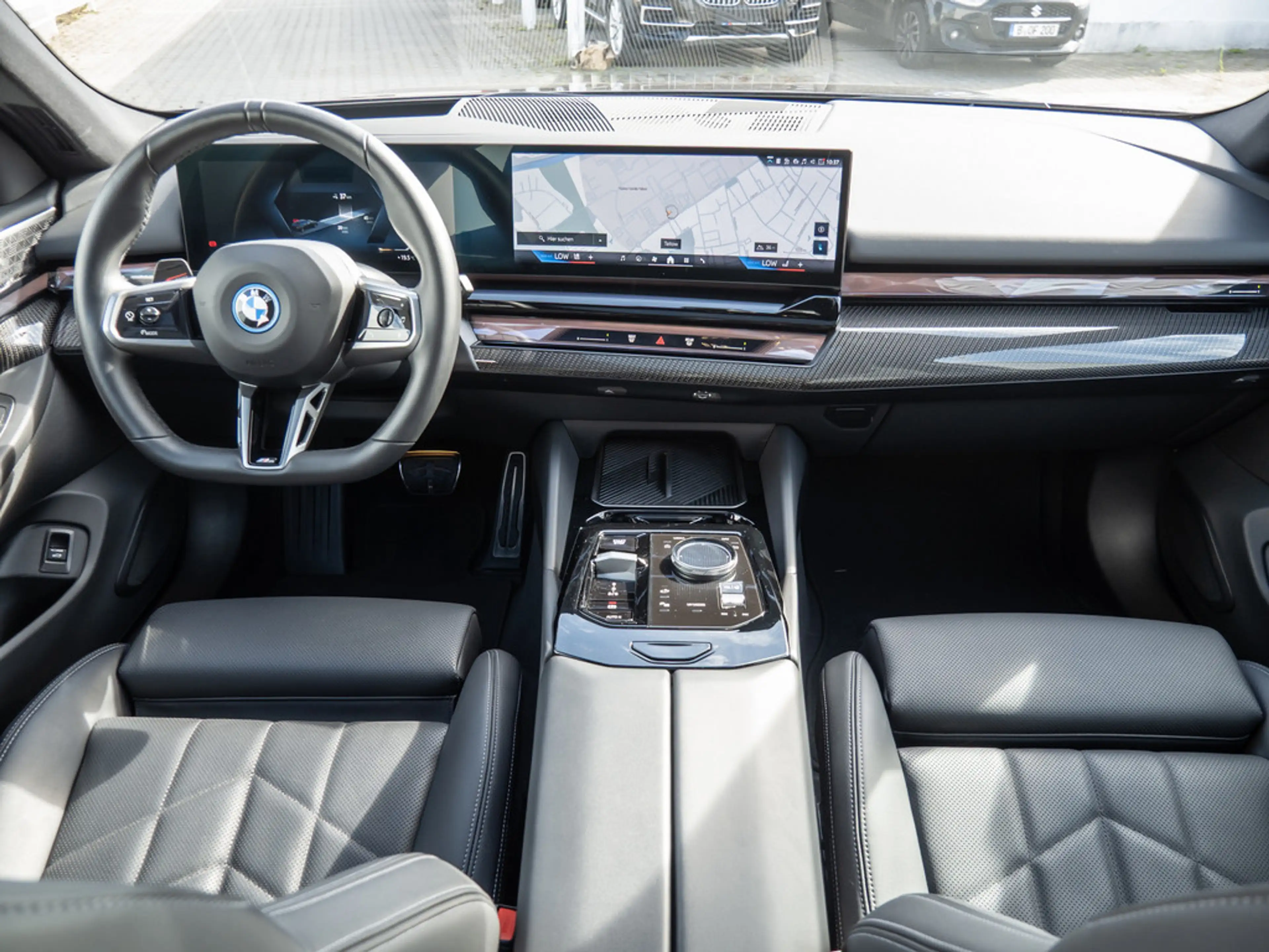 BMW i5 Touring 40 e M SportPro PANO+AHK+B&W+360°K — photo 10
