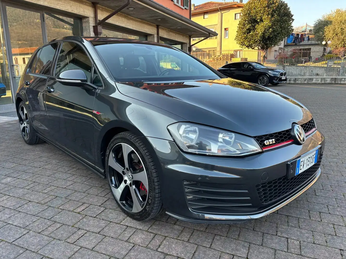 Volkswagen Golf GTI 5p 2.0 tsi - 1