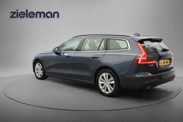 Volvo V60 view 3