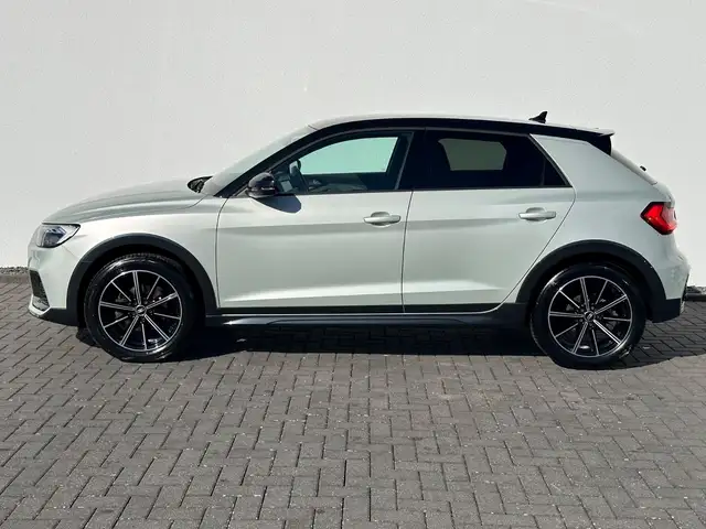 Audi A1 view 8