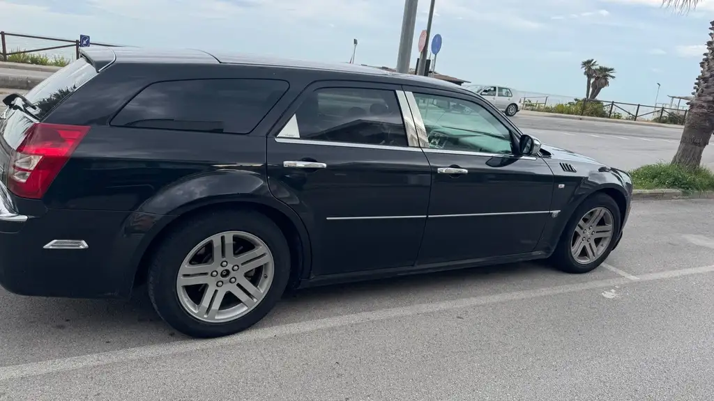 Chrysler 300C 2006 из Европы — купить под ключ