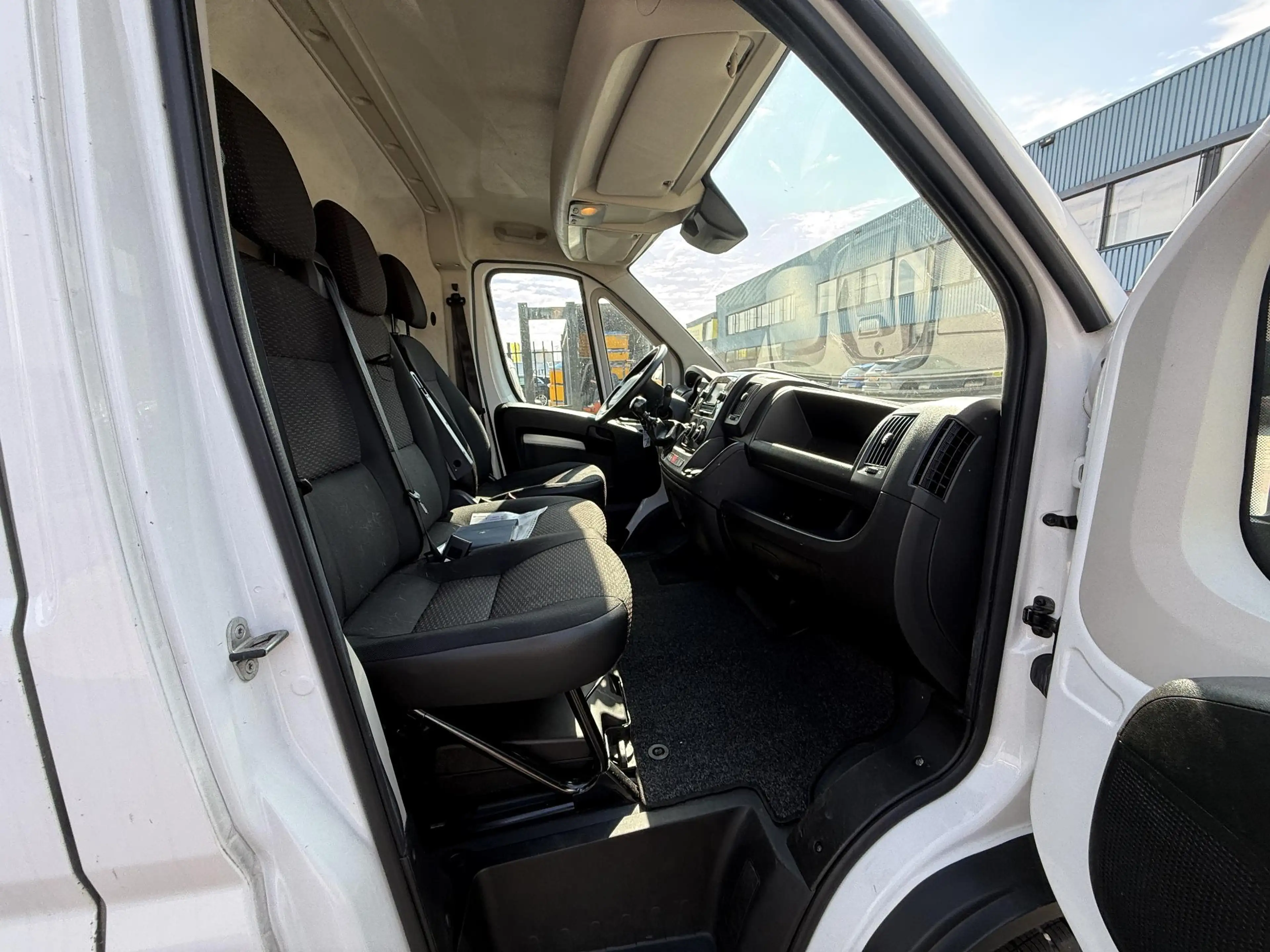 Peugeot Boxer 435 2.2 BlueHDi 165 L3H2 Zwaar Pro Distributieriem — photo 7