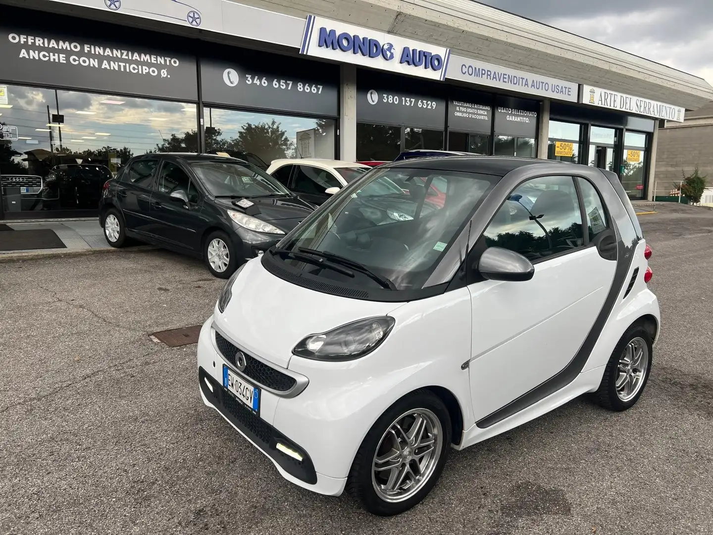 smart forTwo 2014 1.0 mhd Pure 71cv Weiß - 1