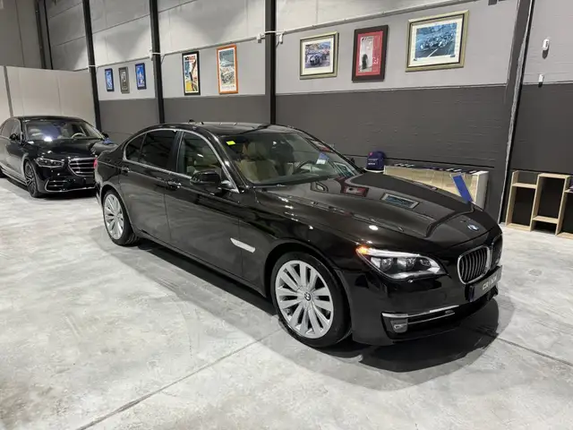 BMW 730