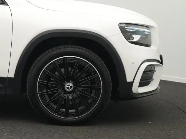 Mercedes-Benz GLB Class view 8