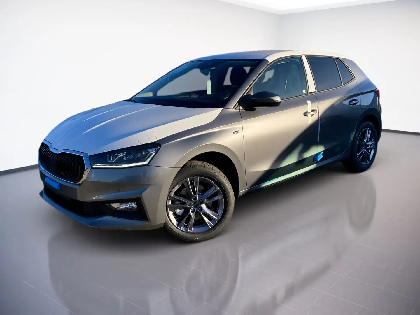 Skoda Fabia Tour 1.0TSI LED.WINTER.LaneA.DriverA.KAM.KESSY.SMA Grau - 2