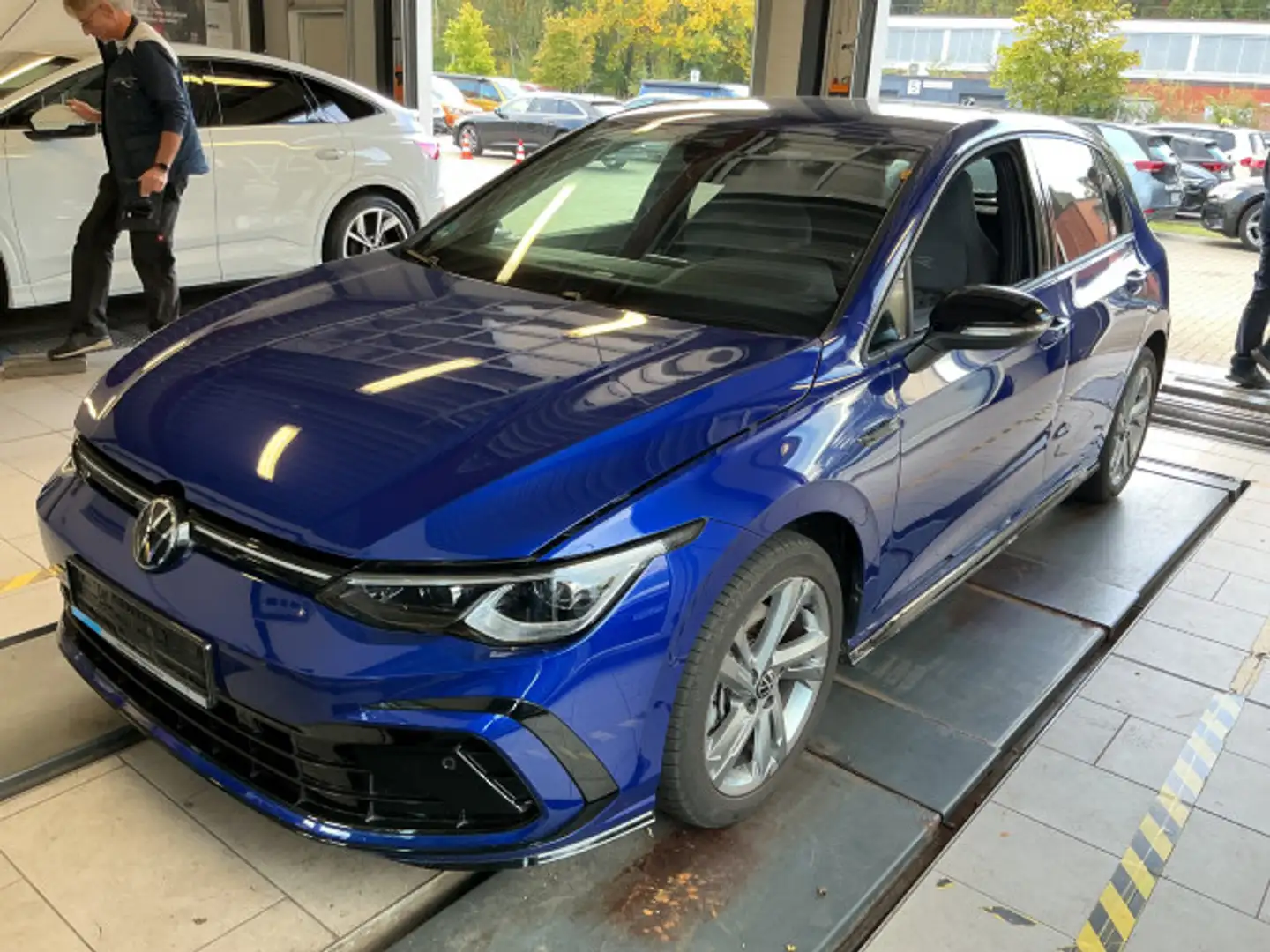 Volkswagen Golf VIII 1.5 eTSI R-Line DSG ACC Navi Kamera Blau - 2
