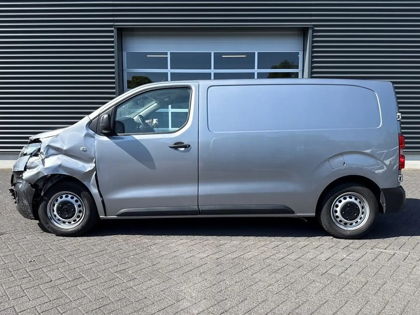 Opel Vivaro 1.5 Diesel 120 S&S L2 airco, pdc Grijs - 2