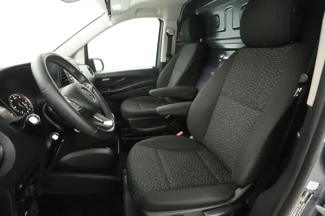 Mercedes-Benz Vito view 9