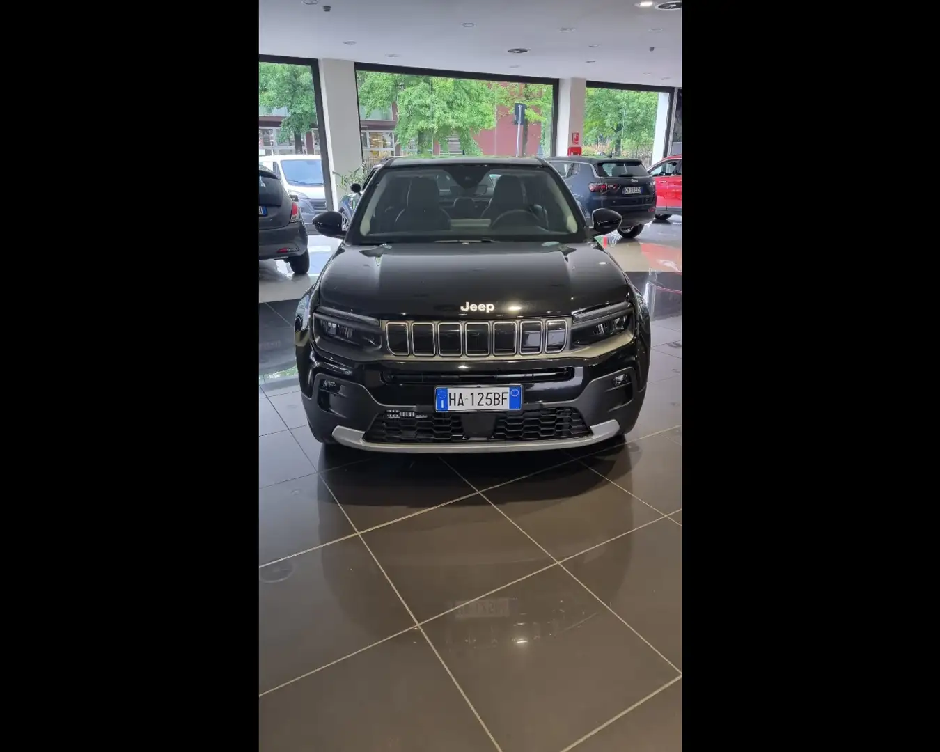 Jeep Avenger 1.2 Turbo e-Hybrid MHEV Altitude Negro - 2