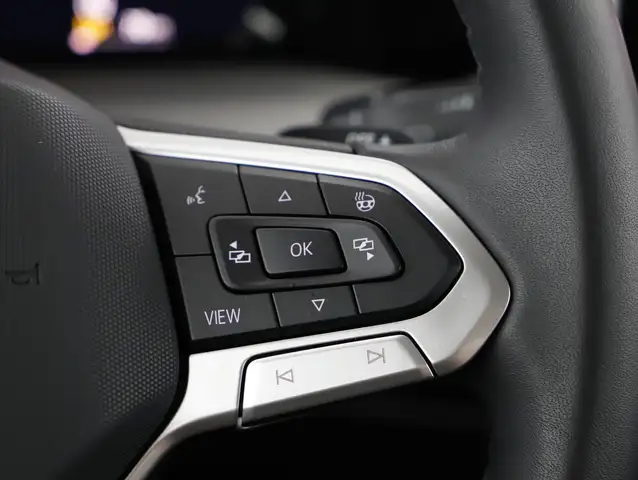 Volkswagen Golf view 13