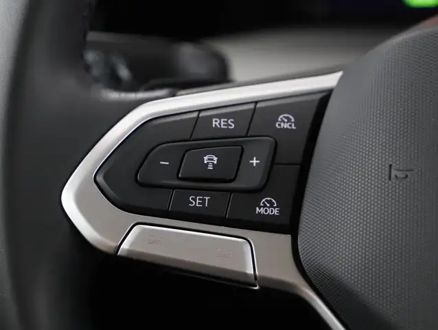 Volkswagen Golf view 12