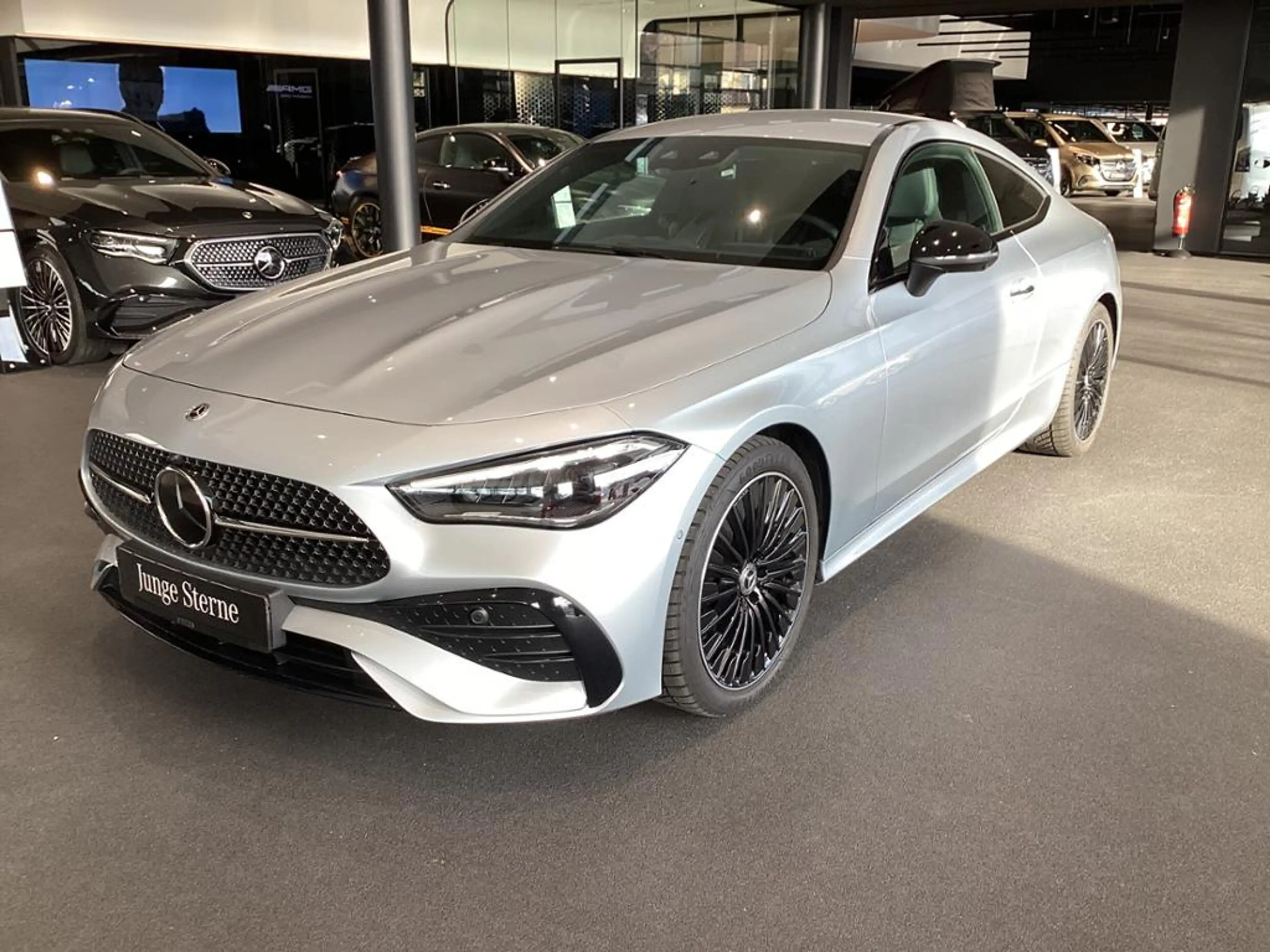 Mercedes-Benz CLE 300 4MATIC Coupé 360 ACC AUT Kam. KeyLess LM — photo 2
