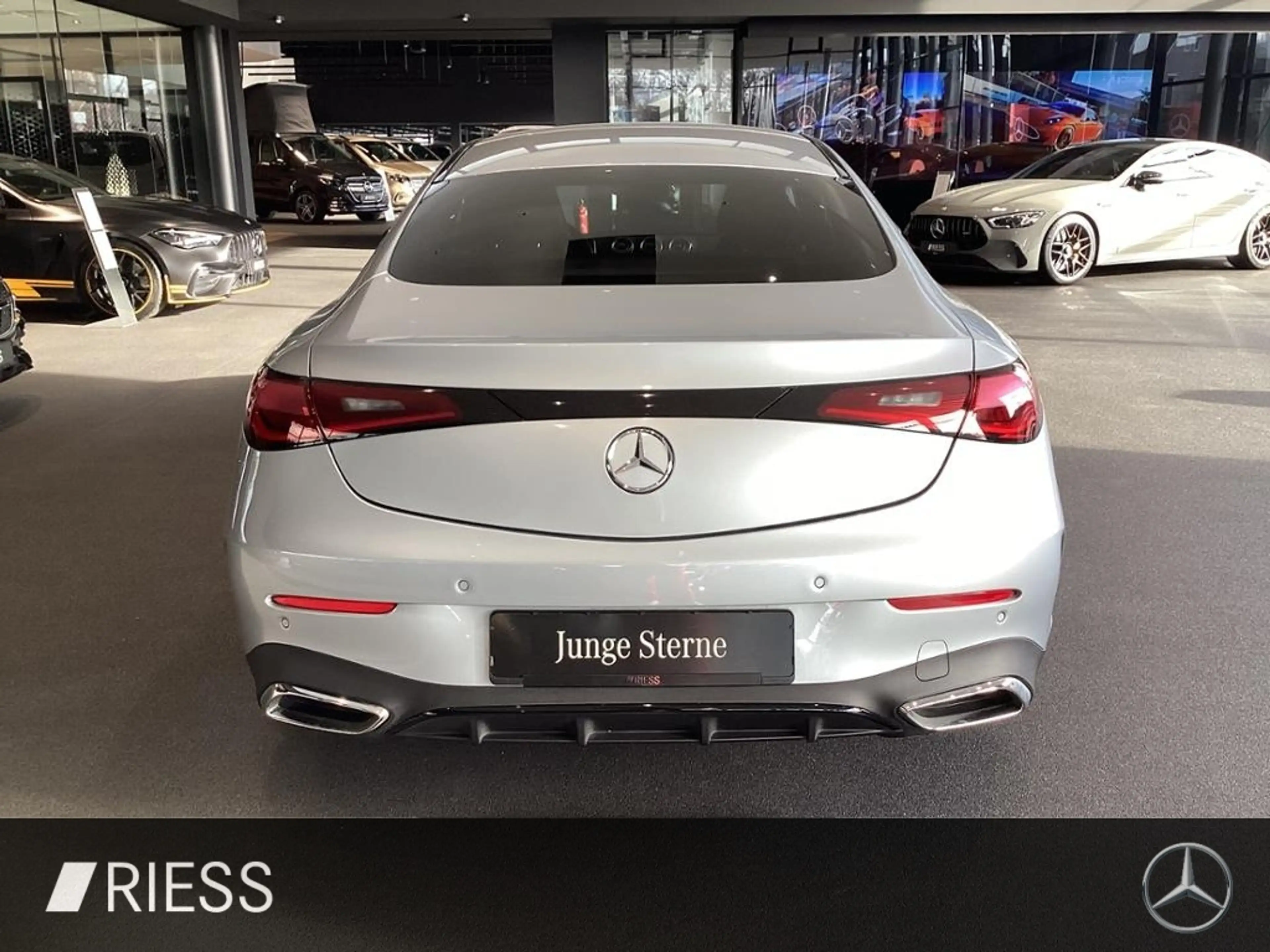 Mercedes-Benz CLE 300 4MATIC Coupé 360 ACC AUT Kam. KeyLess LM — photo 12