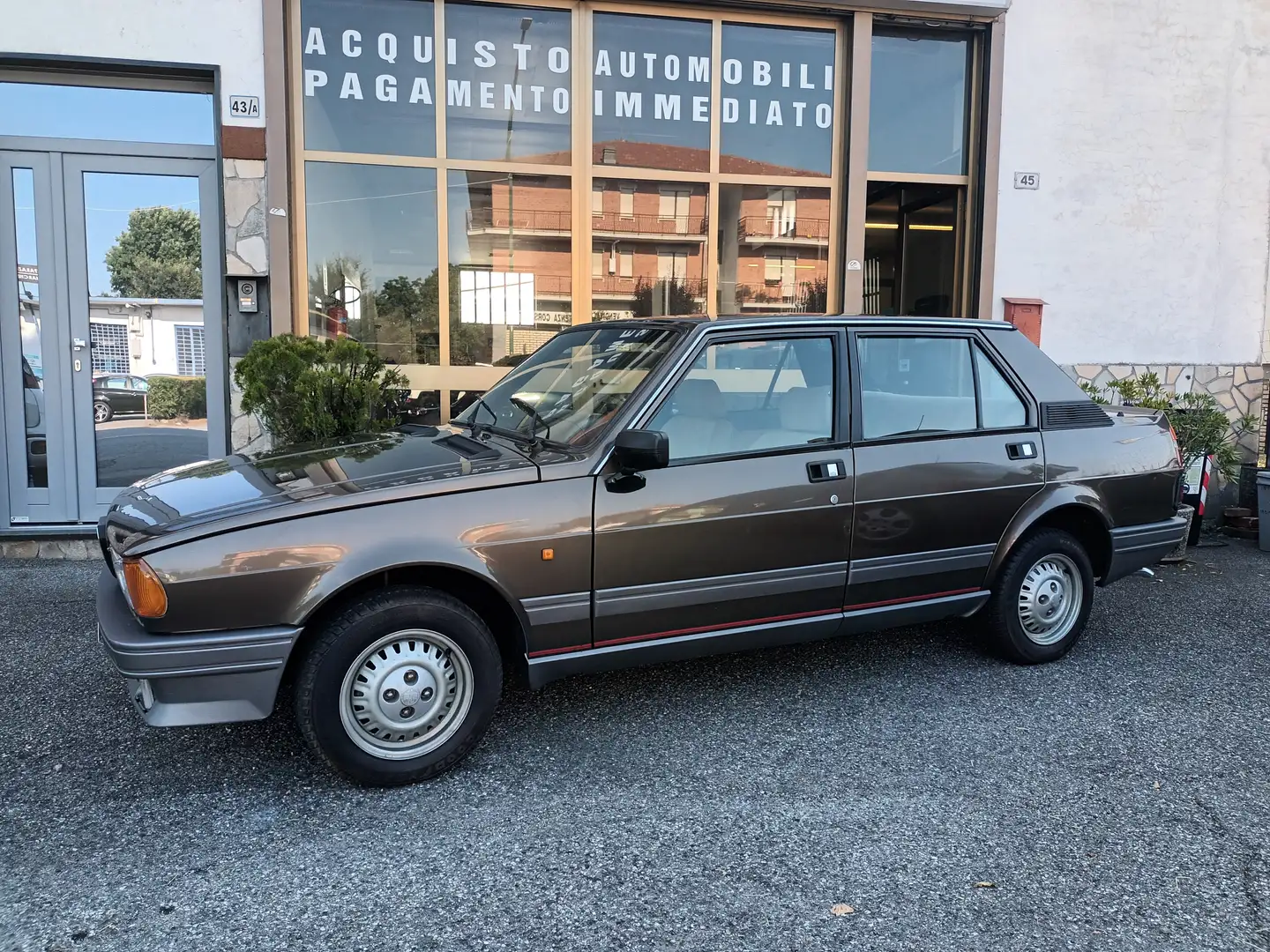 Alfa Romeo Giulietta 1.6 COMPLETAMENTE RICONDIZIONATA Brun - 1