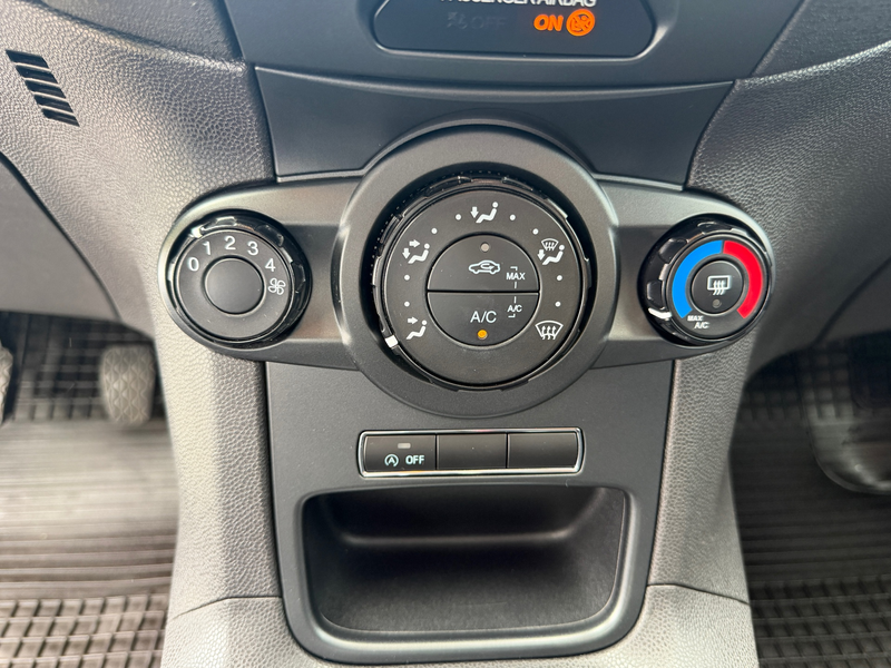 Ford Fiesta 1.0 Style 5 deurs [ navi,audio,airco ] — photo 19