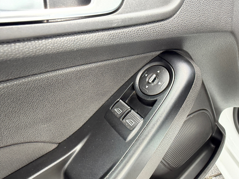 Ford Fiesta 1.0 Style 5 deurs [ navi,audio,airco ] — photo 26