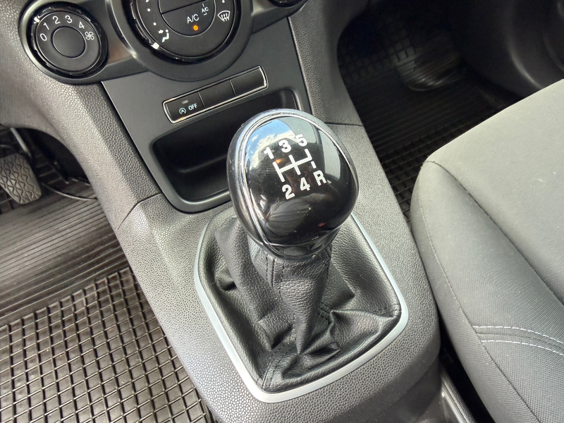 Ford Fiesta 1.0 Style 5 deurs [ navi,audio,airco ] — photo 24