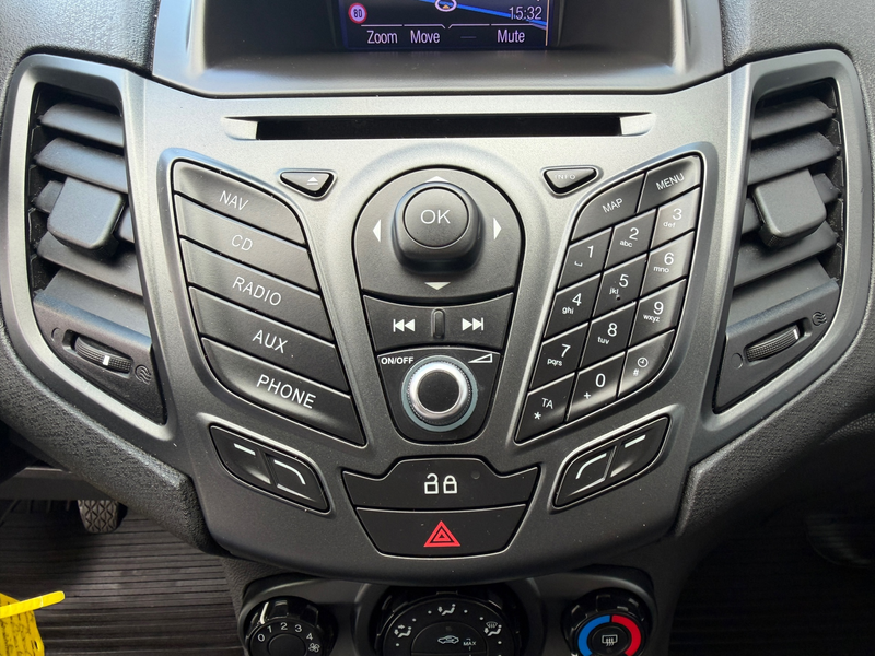 Ford Fiesta 1.0 Style 5 deurs [ navi,audio,airco ] — photo 20