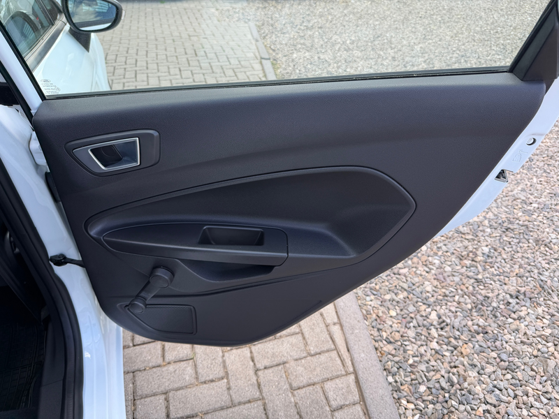 Ford Fiesta 1.0 Style 5 deurs [ navi,audio,airco ] — photo 35