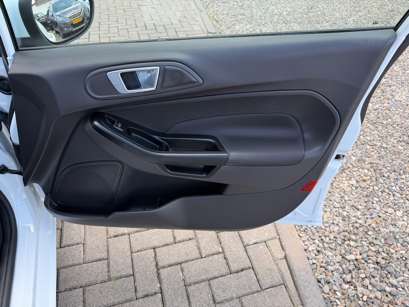 Ford Fiesta 1.0 Style 5 deurs [ navi,audio,airco ] — photo 34