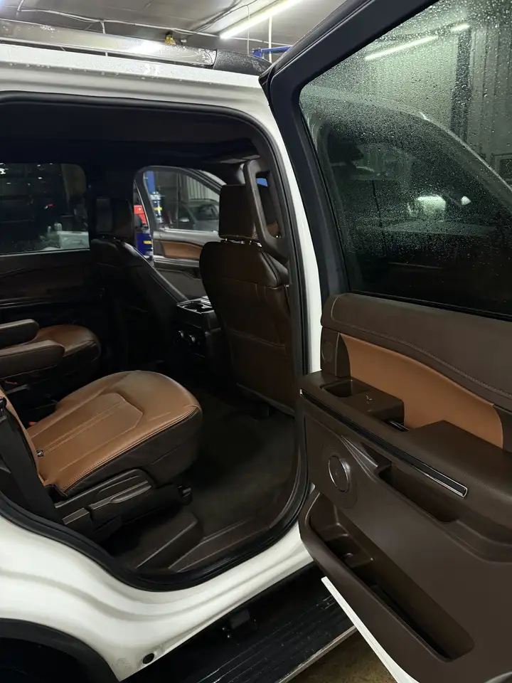 Ford Expedition снимка Ford Expedition