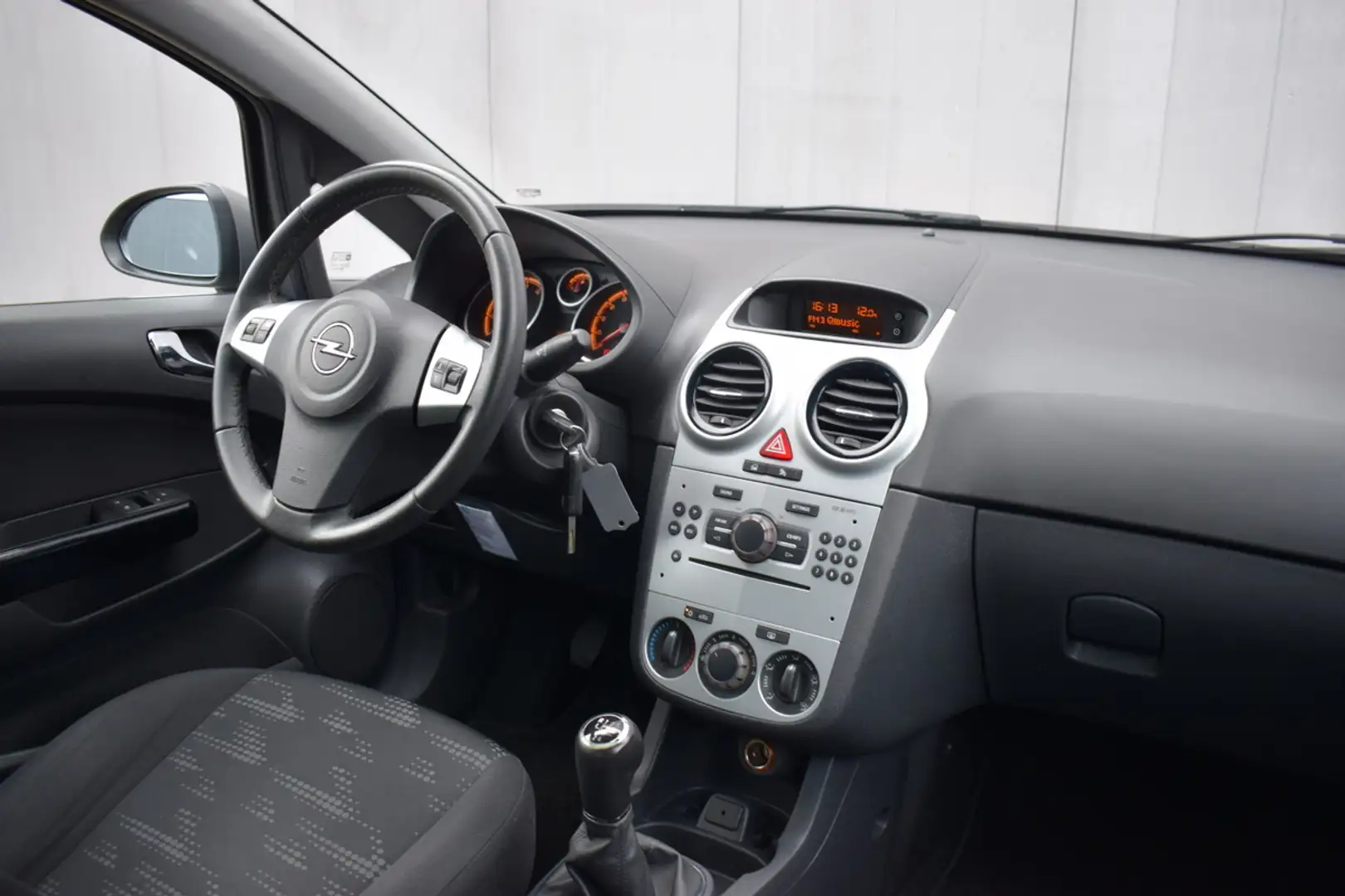 Opel Corsa 1.2 EcoFlex 5Drs Selection Airco | Originele Audio Grijs - 2