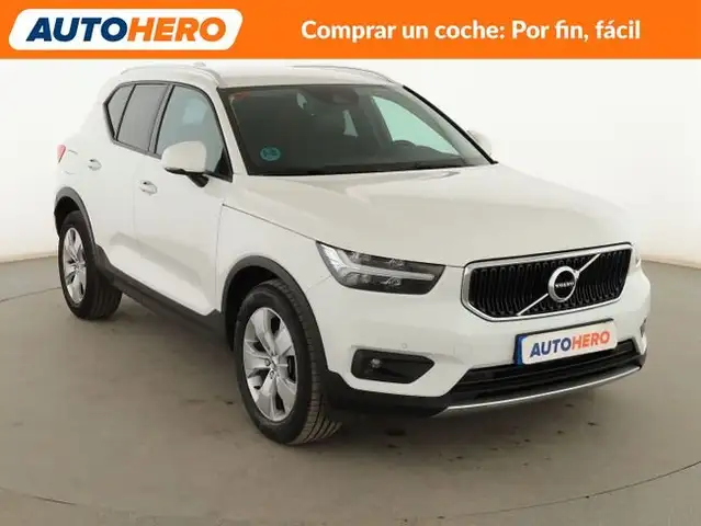 Volvo XC40 view 8