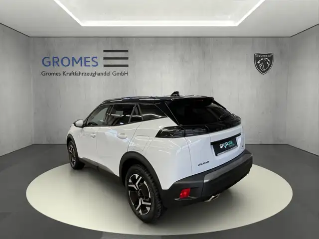 Peugeot 2008 view 5