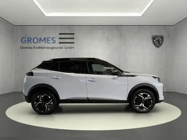 Peugeot 2008 view 2