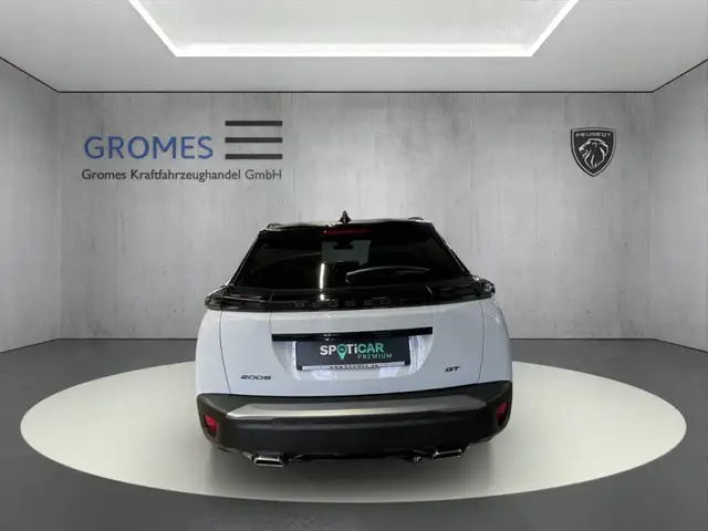 Peugeot 2008 view 4